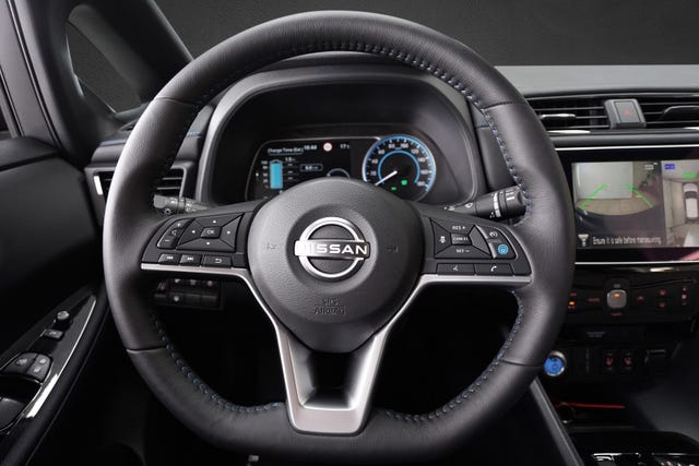 2022 NISSAN LEAF - 22