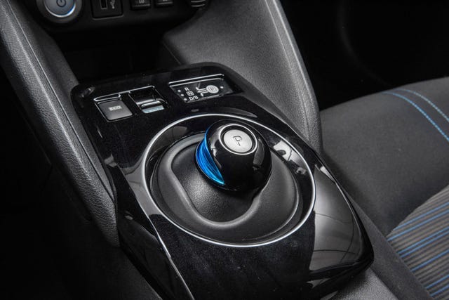 2022 NISSAN LEAF - 11