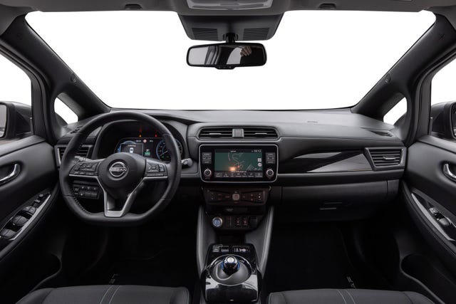 2022 NISSAN LEAF - 18