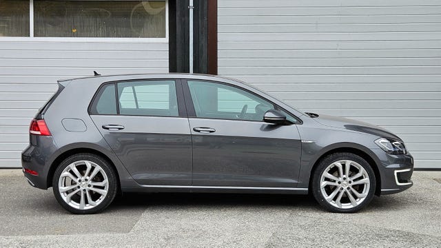 WVWZZZAUZJW900354 2018 VOLKSWAGEN GOLF-3