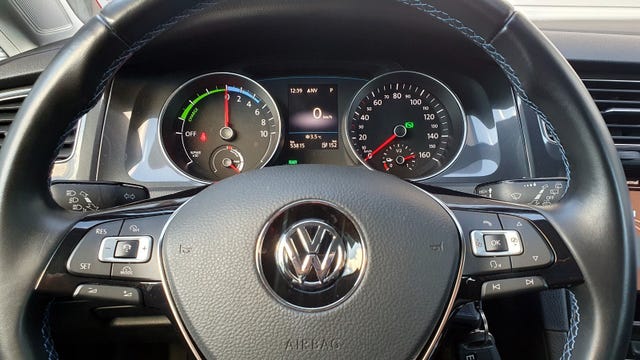 2018 VOLKSWAGEN GOLF - 10