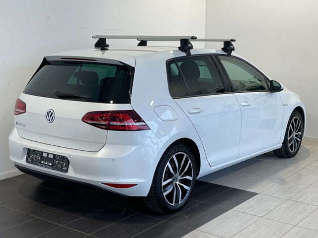 2015 VOLKSWAGEN GOLF - 8