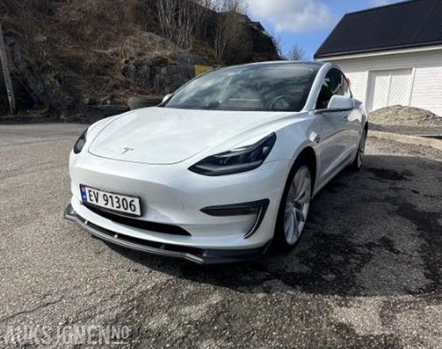 5YJ3E7EB7KF446474 2019 TESLA MODEL 3-5