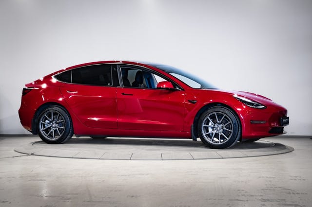 5YJ3E7EB6KF456025 2019 TESLA MODEL 3-4