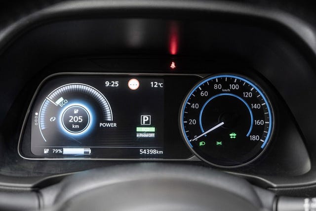 2018 NISSAN LEAF - 11
