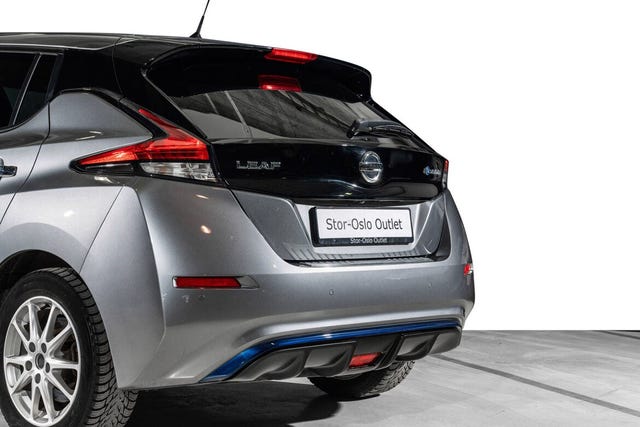 SJNFAAZE1U0025243 2018 NISSAN LEAF-2
