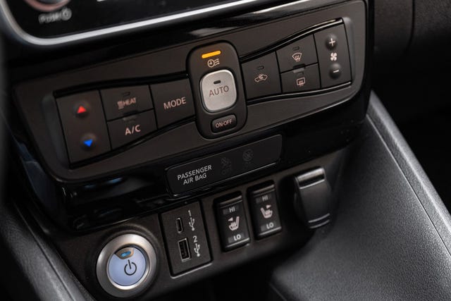 2022 NISSAN LEAF - 17