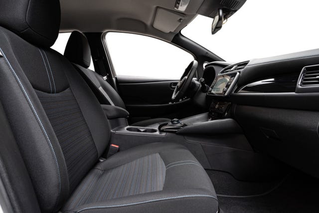 2022 NISSAN LEAF - 24