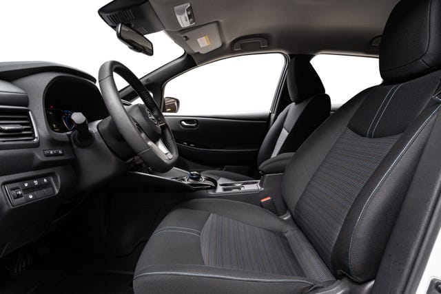 2022 NISSAN LEAF - 9