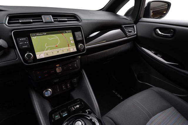 2022 NISSAN LEAF - 15