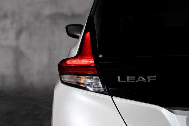 2022 NISSAN LEAF - 8