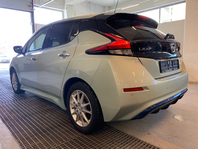 SJNFAAZE1U0011497 2018 NISSAN LEAF-2