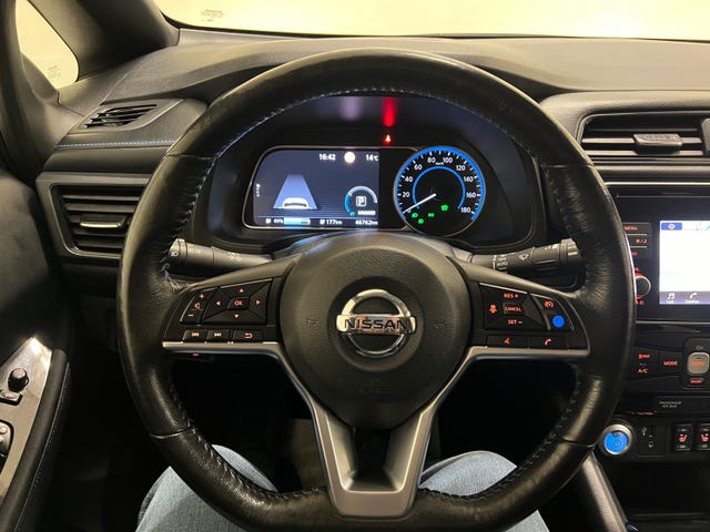 2018 NISSAN LEAF - 35