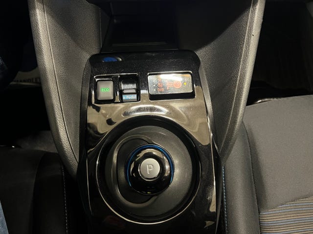 2018 NISSAN LEAF - 34