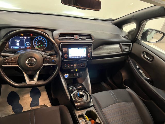 2018 NISSAN LEAF - 31