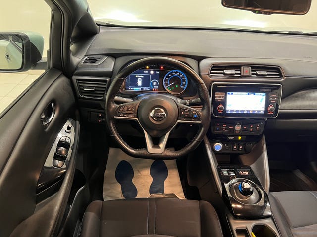 2018 NISSAN LEAF - 30