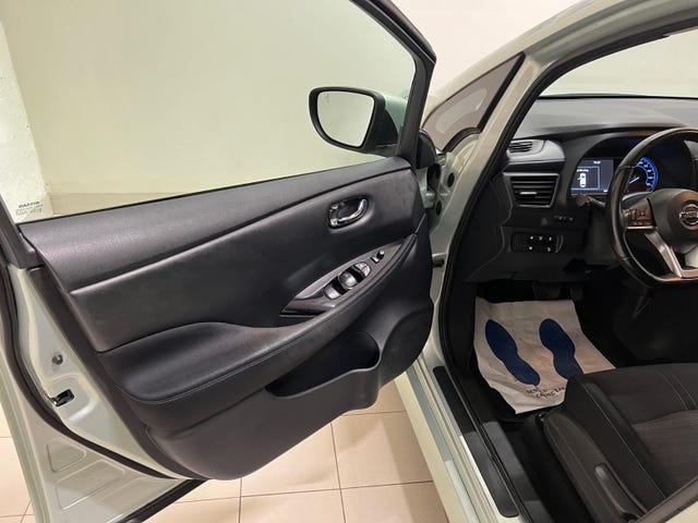 2018 NISSAN LEAF - 25