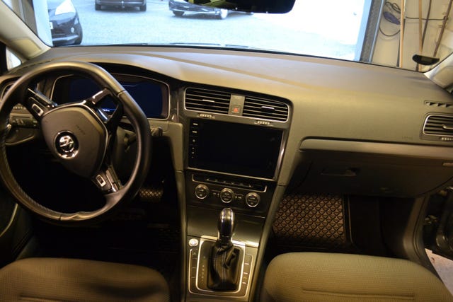 2018 VOLKSWAGEN GOLF - 14