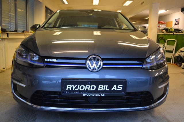 WVWZZZAUZJW901226 2018 VOLKSWAGEN GOLF-2
