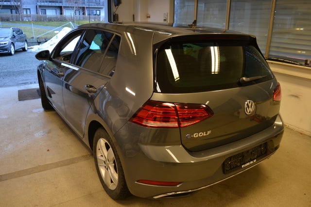 WVWZZZAUZJW901226 2018 VOLKSWAGEN GOLF-5