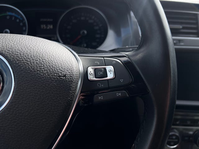 2015 VOLKSWAGEN GOLF - 16