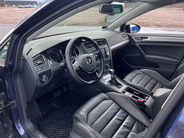 2015 VOLKSWAGEN GOLF - 9