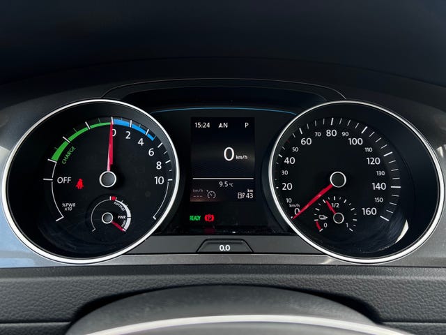 2015 VOLKSWAGEN GOLF - 17