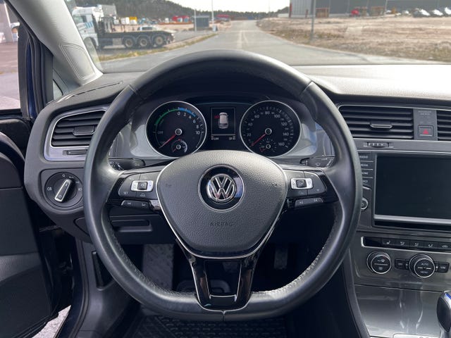 2015 VOLKSWAGEN GOLF - 14