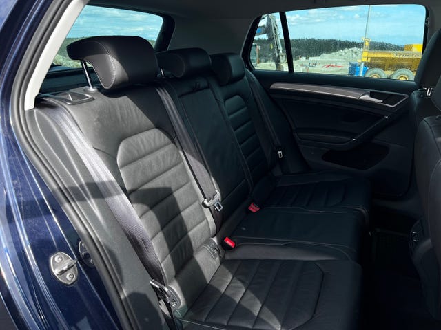 2015 VOLKSWAGEN GOLF - 24