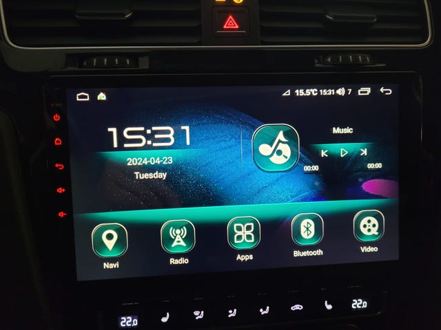 2015 VOLKSWAGEN GOLF - 28
