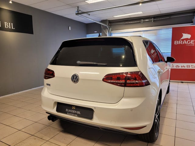 2015 VOLKSWAGEN GOLF - 8