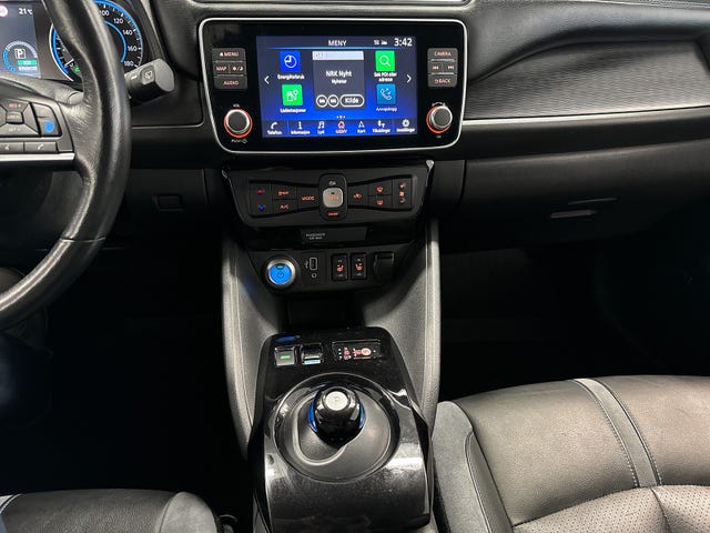 2021 NISSAN LEAF - 17