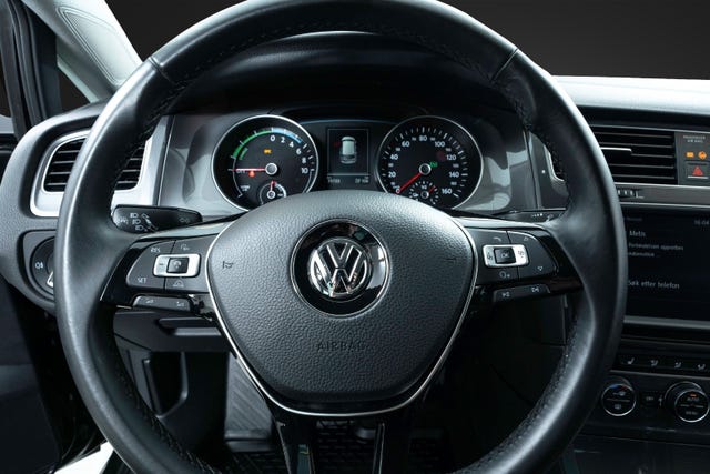 2015 VOLKSWAGEN GOLF - 8