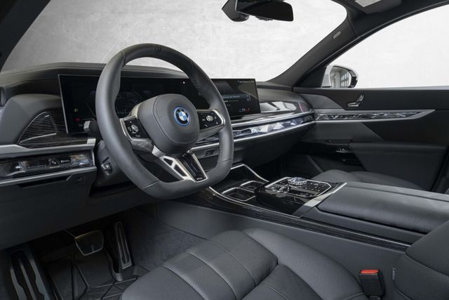 2023 BMW I7 - 27