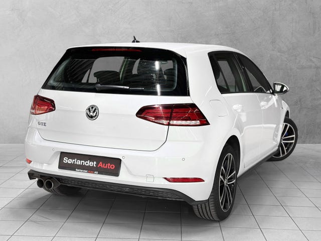 WVWZZZAUZJW804241 2018 VOLKSWAGEN GOLF-1
