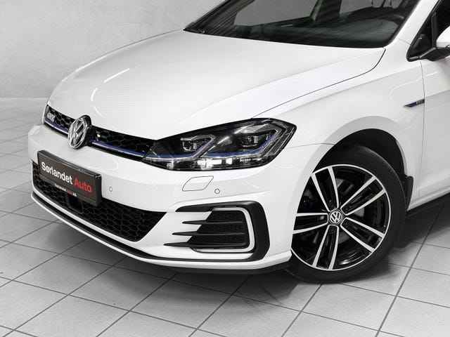 WVWZZZAUZJW804241 2018 VOLKSWAGEN GOLF-2