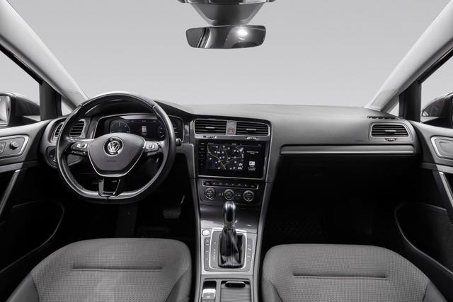 2018 VOLKSWAGEN GOLF - 15