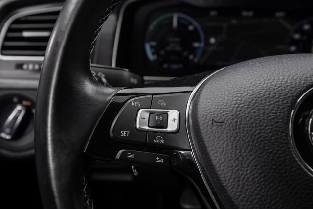 2018 VOLKSWAGEN GOLF - 18