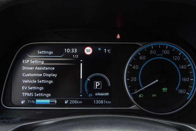 2022 NISSAN LEAF - 17