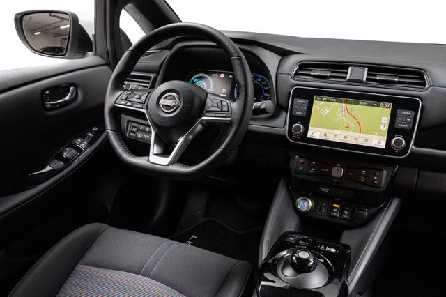 2022 NISSAN LEAF - 25