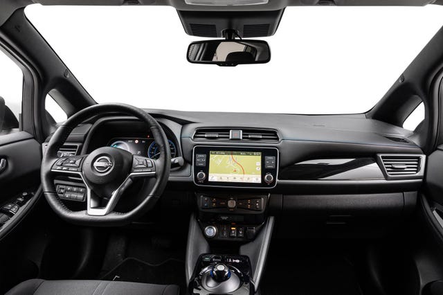 2022 NISSAN LEAF - 10
