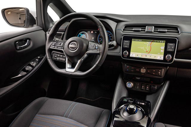 2022 NISSAN LEAF - 25