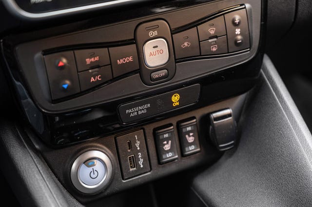 2021 NISSAN LEAF - 17