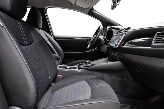 2021 NISSAN LEAF - 24