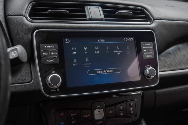 2021 NISSAN LEAF - 21