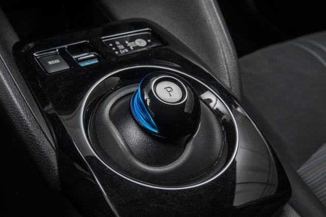 2021 NISSAN LEAF - 10