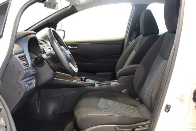 2022 NISSAN LEAF - 9
