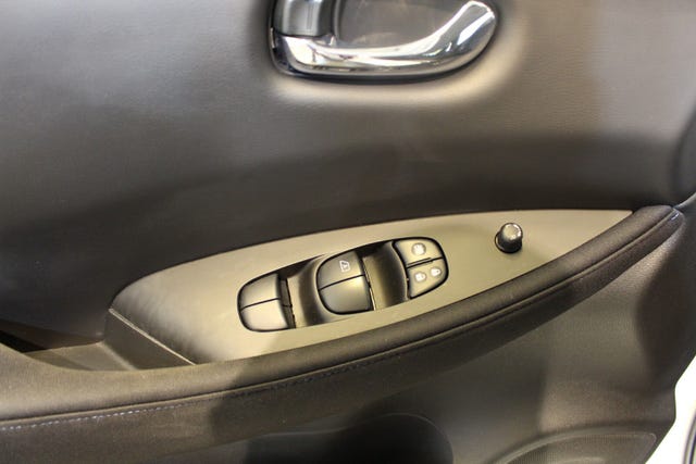 2022 NISSAN LEAF - 12