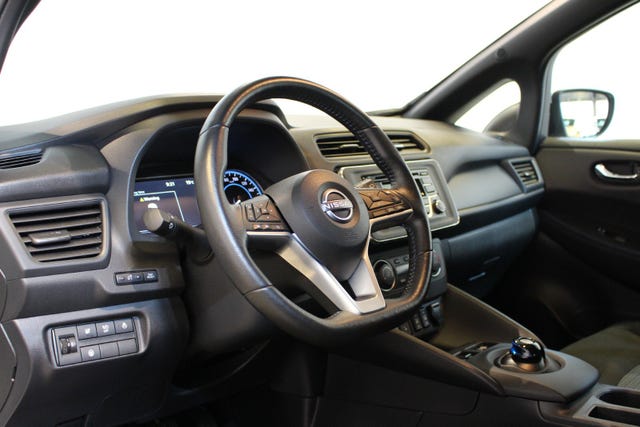2022 NISSAN LEAF - 8