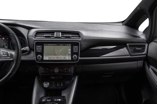 2022 NISSAN LEAF - 21